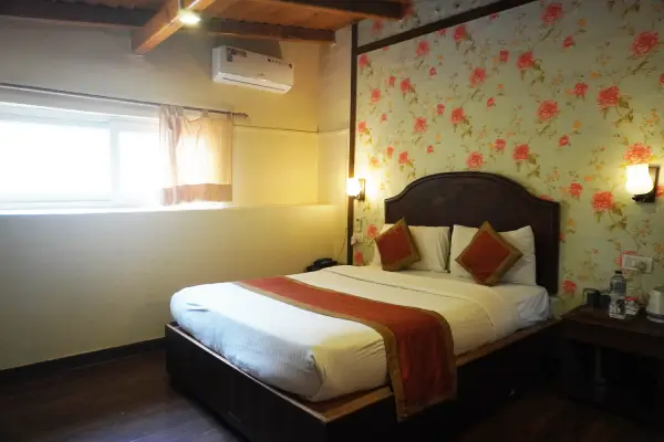 Swiss Cottage Room