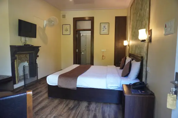 Swiss Cottage Room